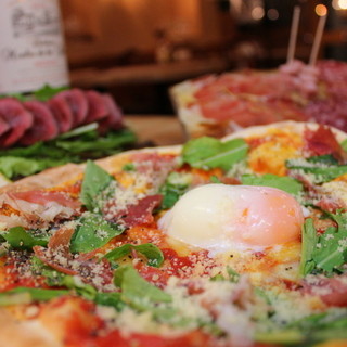 All our special pizzas are 500 yen! We also offer a wide variety of homemade tapas.