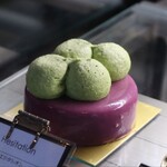 パティスリージラフ - ケーキショーケース