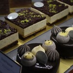 パティスリージラフ - ケーキショーケース