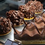 パティスリージラフ - ケーキショーケース