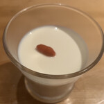 蔭山樓 - 杏仁豆腐