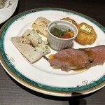 All Day Dining shizuku - 2巡目。ローストビーフ、その場で出来立てを頂けます。