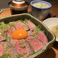 なにわ黒牛ローストビーフ丼