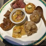 All Day Dining shizuku - この日はまだお客様少なくて、2巡目でもまだお料理は一巡。