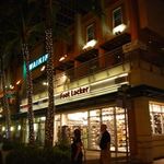 california PIZZA KITCHEN - このビルの2F