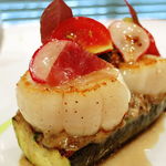 ジョンティ アッシュ - 帆立とズッキーニ