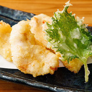 外はサクサク！中はジューシー！これぞ名物【かしわ天】