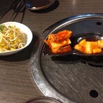 隆 - ナムル、キムチ