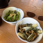 そば処 湧水 - 小松菜山葵和えと山菜料理