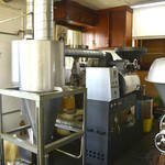 沖縄セラードコーヒー - 大きな焙煎の機械