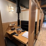 焼肉七つ星 - 1階席