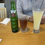 와라쿠 - 日向夏のソーダ割りと辛口ジンジャーエール。