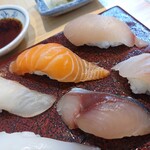 鮨 今井学 - ネタが新鮮で美味しすぎて食べてる途中に笑みがこぼれます