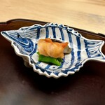 徳ㇵ本也 - ❺お造り
      〜山口産の赤貝、鮑。艶々とした赤貝