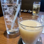 焼肉ホルモン酒場 陽真 - マッコリ飲みました甘くて美味しい