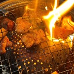 焼肉・ホルモン名嘉真 - 