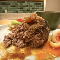 本格肉料理 丸小 - 赤身の肉肉しい感じあり