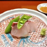 木山 - ④ヒラマサ（サスエ前田）のお造り、新じゃが
                　玉ねぎ麹醤油