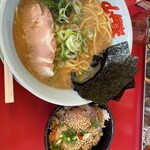 ラーメン山岡家 - 豚骨醤油　チャーシュー丼！