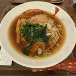 平和家 - 料理写真:醤油ラーメン
