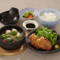 【季節ランチ】行者菜とモツの白チゲと豚ヒレカツ膳　1600円～1800円
