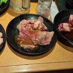 炭火焼肉 食べ放題 カルビ市場 - 