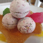 PATINASTELLA - ハイビスカスヌガーグラッセと梅のソルベ　オレンジカルチェを添えて