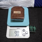 自然卵農園 菓子工房 - くるみとチョコの生クリームパウンドケーキ　250円