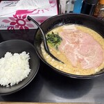 芳醇煮干 麺屋 樹 - 定番 芳醇煮干ラーメン(700円)＋サービスライス