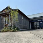 天然こうぼぱん とことこ - 入口は、別々になってマスオm(._.)m