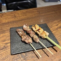 馬刺しと焼き鳥 グルマン三年坂 - 