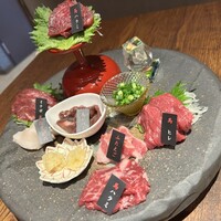 馬刺しと焼き鳥 グルマン三年坂 - 