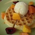 カフェ ミッケリュッカ - フルーツワッフル