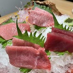 鮪のシマハラ - 刺身は大トロ、中トロ、カマトロ、赤身