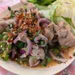 たくたいタイキッチン - ・プリックポンをぱらり、カオクワが小さく砕かれていて、食感を邪魔しないのが良いよね