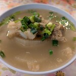 たくたいタイキッチン - ・茹で豚軟骨入りスープ 400円