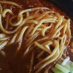 カレーラーメン 麺屋ここいち - 加水低めでぷつんと歯切れ良い麺