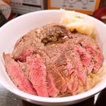 TOKYO ステーキ丼 ガブス - ミックスW（ダブル）盛り丼
ガブス180g＋チャック 120g ¥2400（税込）
