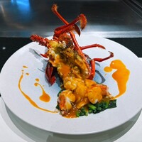 神戸牛 鉄板焼 リオ 大阪御堂筋店 - 伊勢海老半身アメリケーヌソース