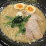 横浜家系ラーメン 有楽家 - 料理写真: