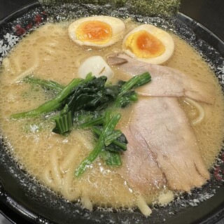 横浜家系ラーメン 有楽家_0
