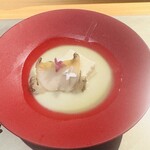 鮨shizuku 西天満 - 蒸し鮑をのせた茶碗蒸し