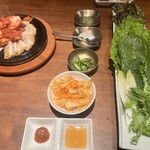 コリアンダイニング クオンズ - 