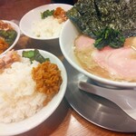 なま醤油とんこつ フルスイング - 