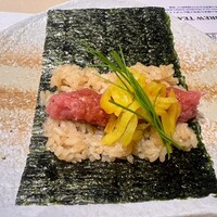 寿司と日本料理 銀座 一 - トロたく手巻き