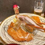 とんかつ 嘉らく - 乳酸菌に漬け込んでから揚げるトンカツ