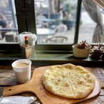 Boi Boi Pizza - スープランチ（チーズ＆プラックペッパーピザ、粕汁）