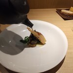 RISTORANTE IL NODO - メジナと筍ひじき添え（ソースをかける）