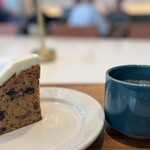 KNAG - キャロットケーキとコーヒー