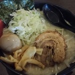 つるおか家 - ラーメン７００円